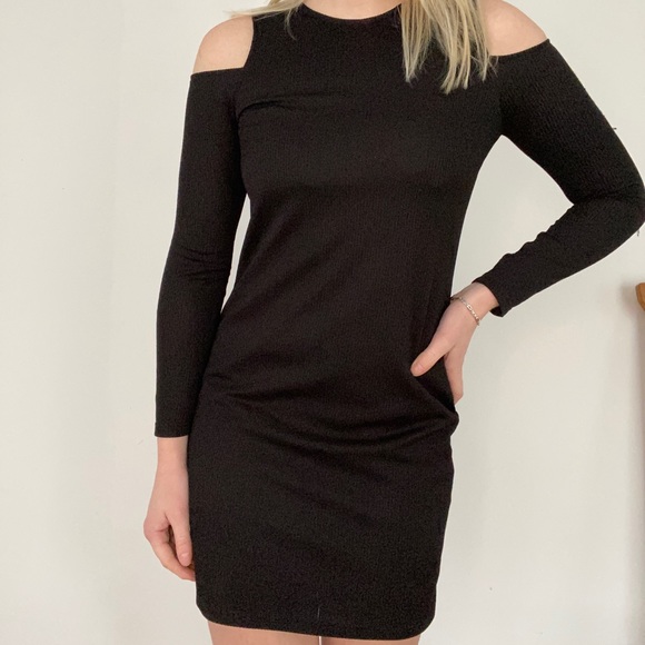Zara black shoulder cut out dress - Picture 3 of 8
